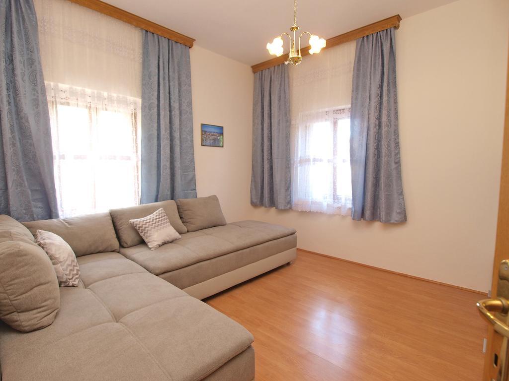Joko 1160 Apartamento Pula